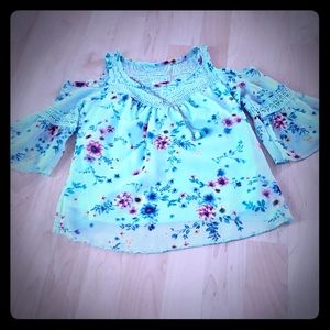 Girls Size 6-6x Cold Shoulder Top w/ Split Back